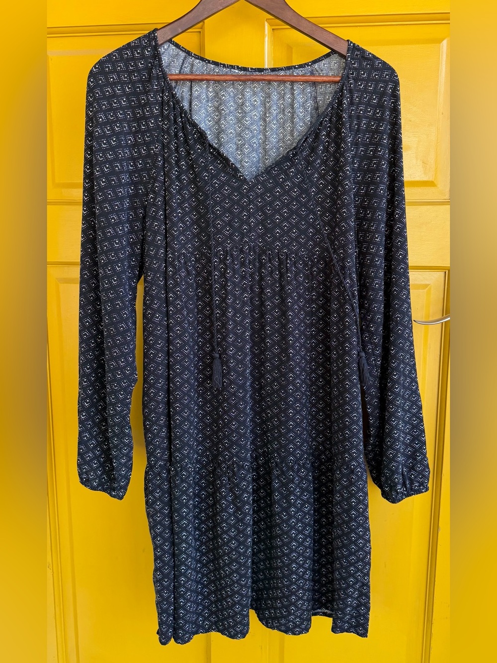 Black Patterned Long Sleeve V-Neck Women’s Dress